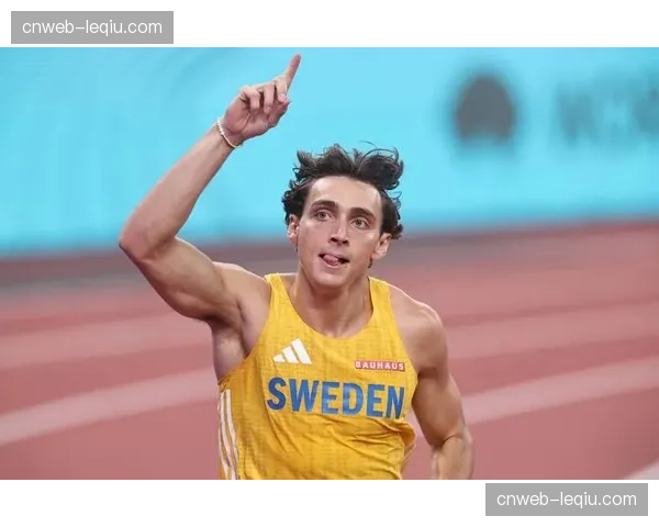 杜普兰蒂斯6米20刷新撑杆跳世界纪录夺冠